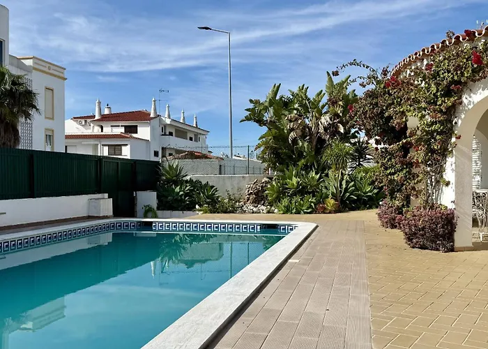 #278 Fonte Dos Leoes By Home Holidays