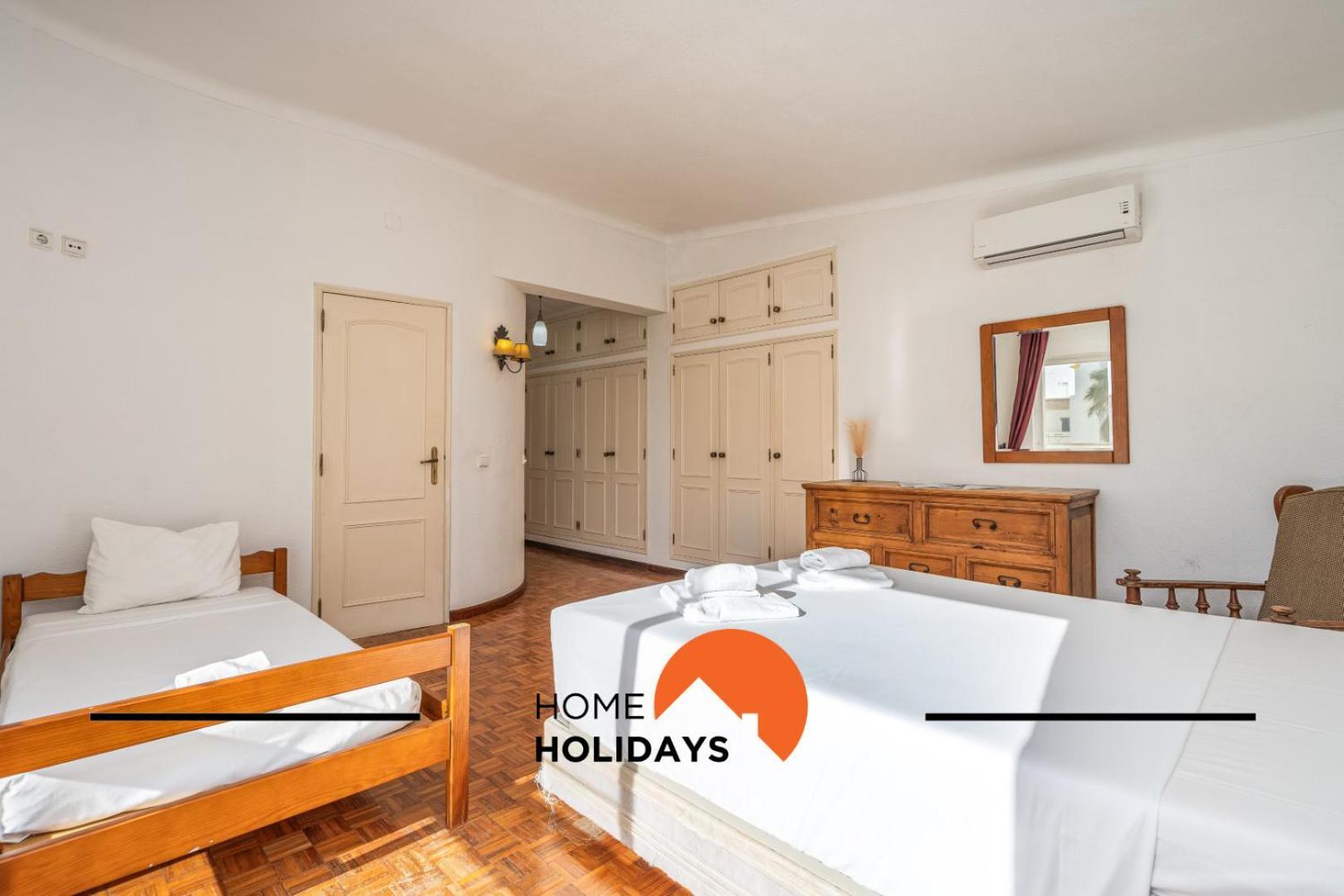 #278 Fonte Dos Leoes By Holidays