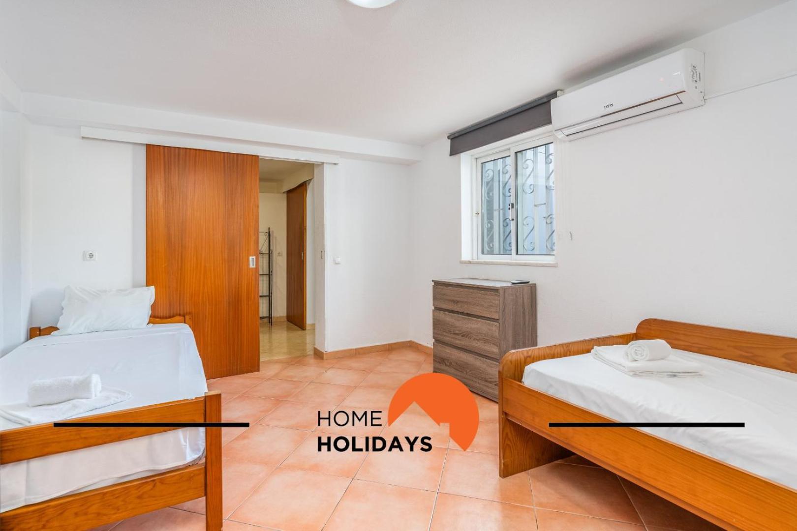#278 Fonte Dos Leoes By Holidays Villa